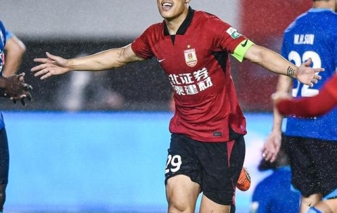 包含赛艇邀请赛焦点战：渝州雄狮队翻盘泰山雷豹队，外线火力全开。的词条